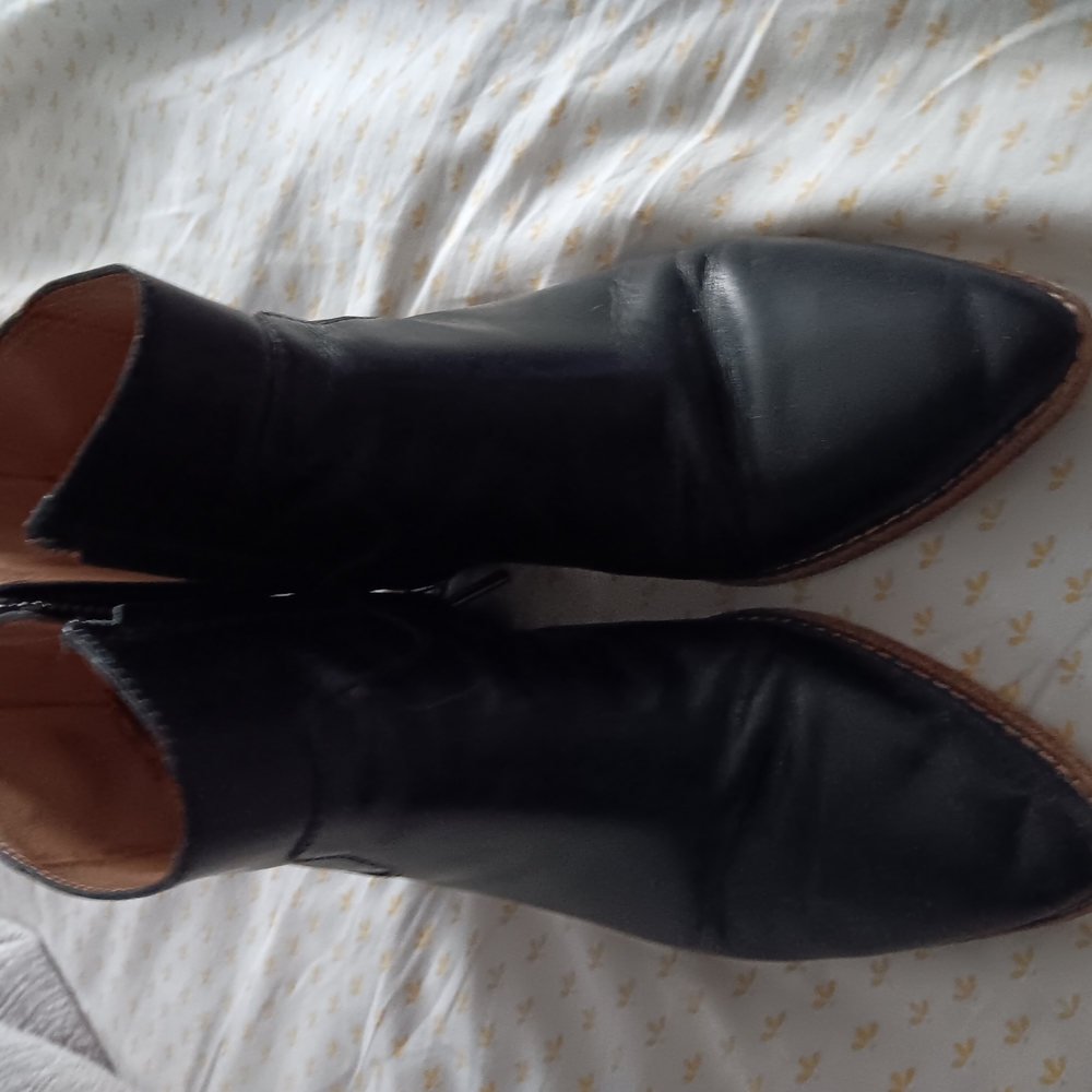 Madewell Black Ankle Booties Sleek Design